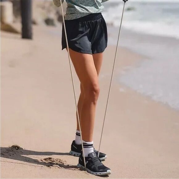 Varley kallin running shorts black NWT - Picture 2 of 6